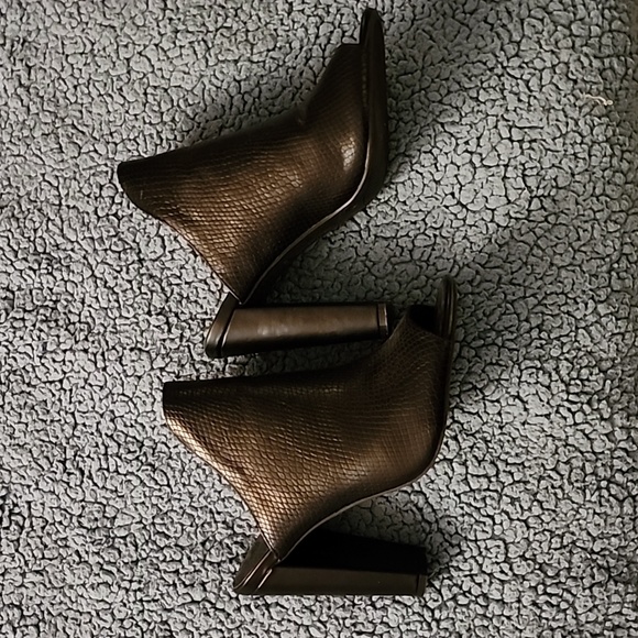 Christian Serrano for Payless black open toe mules size 7 - Picture 2 of 10